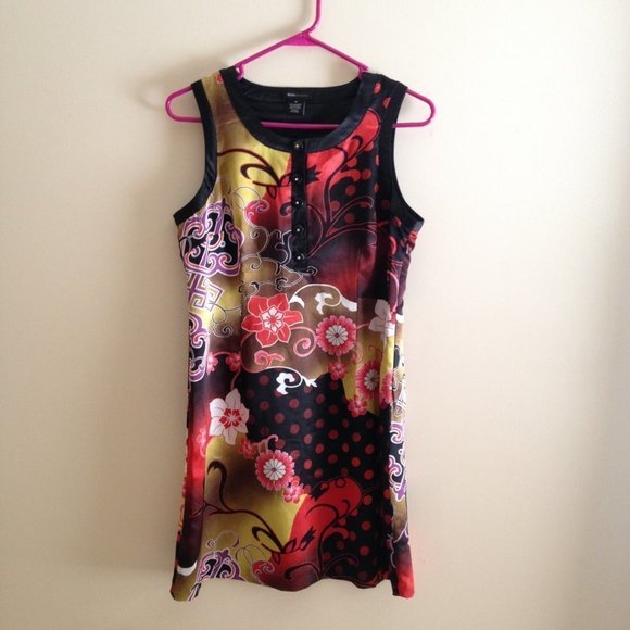 BCBGMax Azria Multi Color Dress. Side Zipper. - Picture 2 of 4
